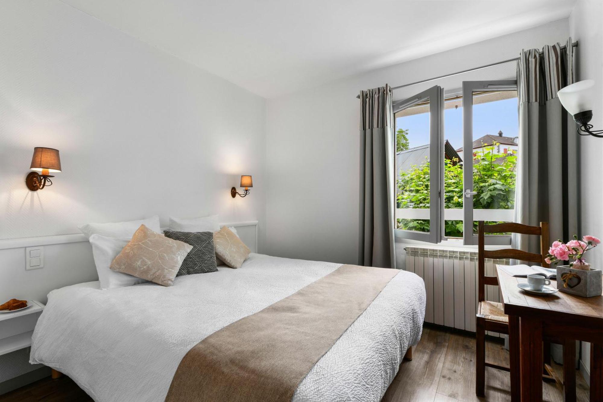 Logis Hotel Etchemaite Larrau Ngoại thất bức ảnh
